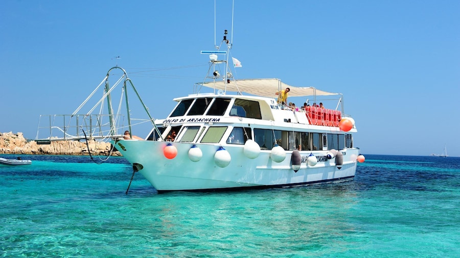 Boat tour in the La Maddalena Archipelago in Sardinia