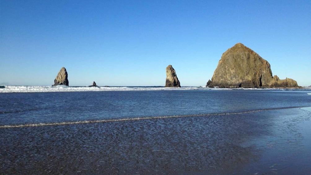 Foto 5 von 10 laden Day view of the beautiful Oregon Coast