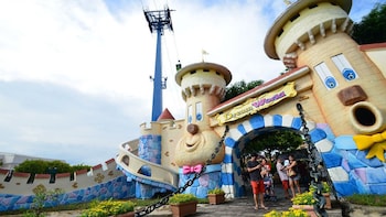 Dream World Tickets with Snow Town