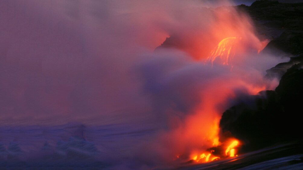 erupting volcano in Hawaii 