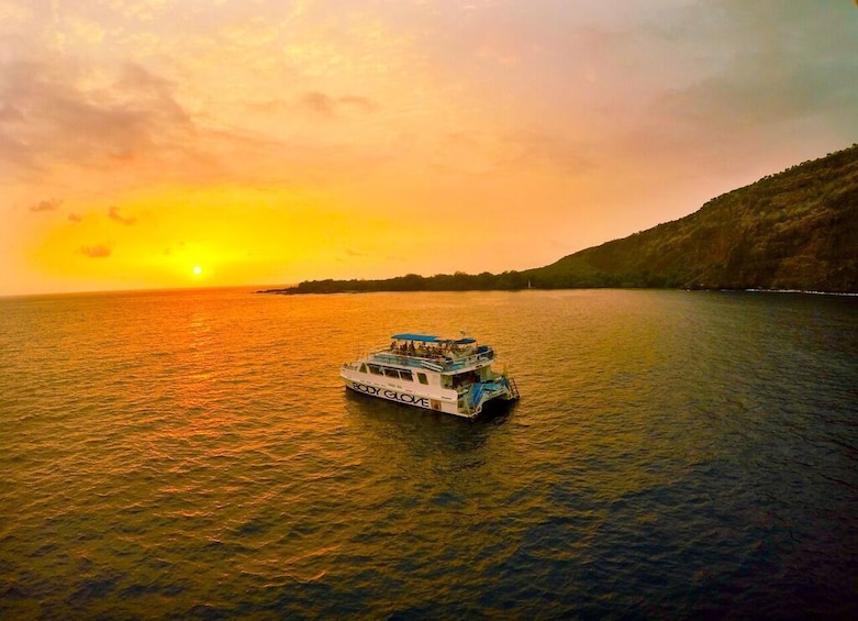 Captain Cook Dinner Cruise to Kealakekua Bay