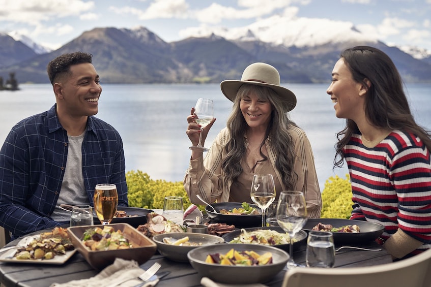 TSS Earnslaw Cruise, Walter Peak Farm Tour & Barbecue Lunch