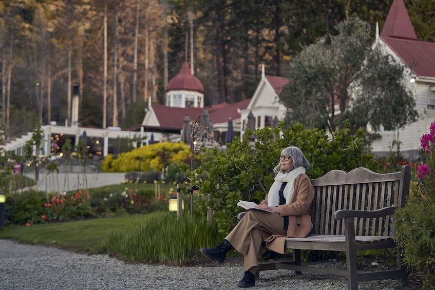 TSS Earnslaw Cruise, Walter Peak Farm Tour & Barbecue Lunch