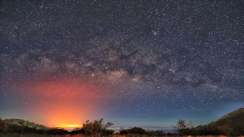 Aventure au cœur des volcans au crépuscule et observation des étoiles en pe...