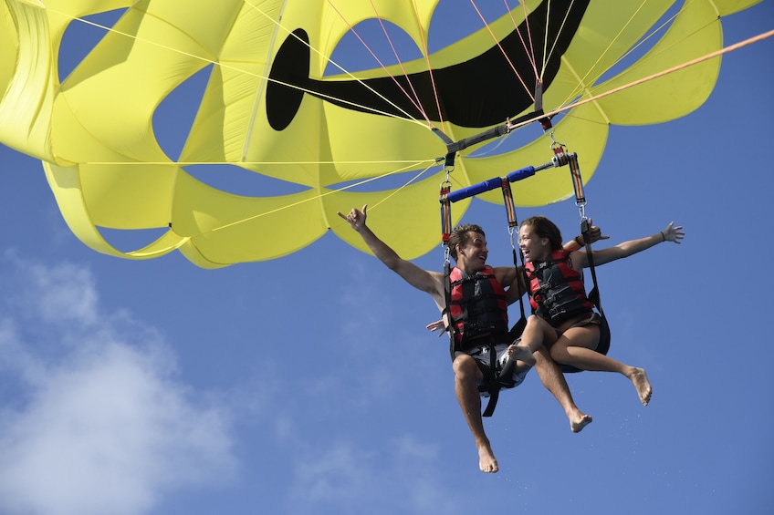 Parasailing Experience for Families, Couples & Friends 