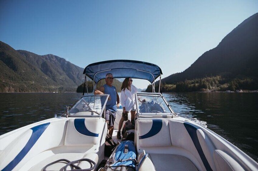 2 Hour Chartered Boat Tour from Deep Cove North Vancouver 