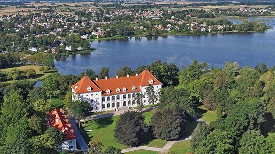 Private all day tour from Vilnius to Birzai castle, retro car museum and more