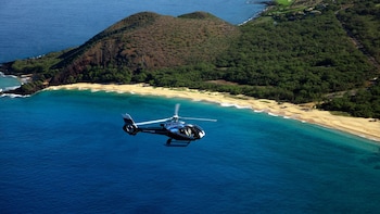 Complete Circle Island Helicopter Tour