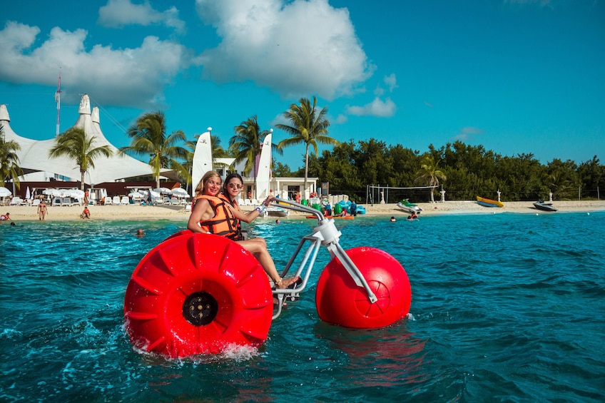 Beach Break & Grill at Playa Mia 