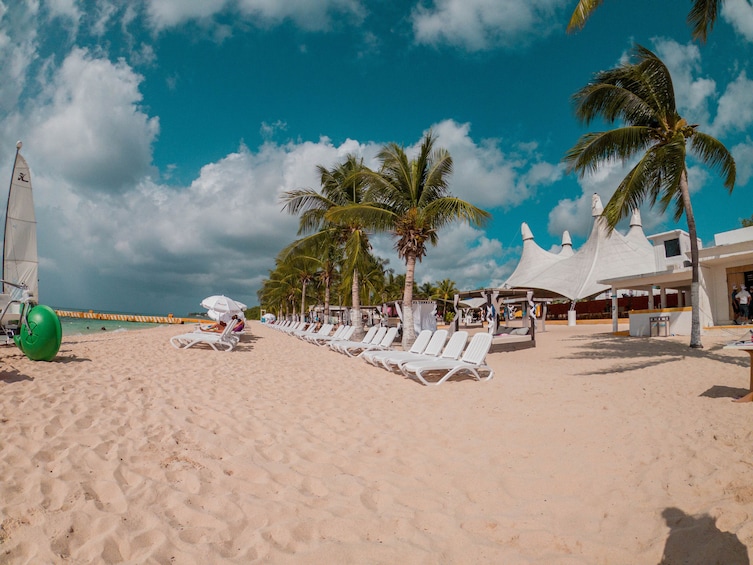 Beach Break & Grill at Playa Mia 