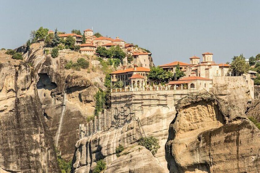 Private Minivan Transfer to Meteora and back from Thessaloniki