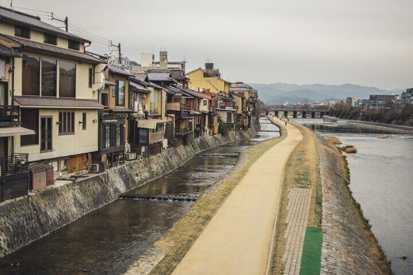 Gion walking tour "Explore Gion and discover the arts of geisha"