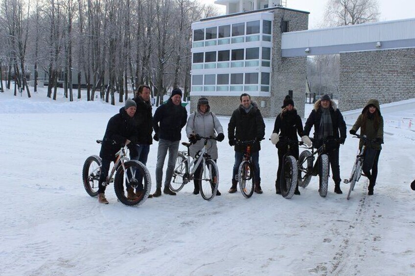 Tallinn Winter Bike Tour with Cafe Stop and Market Visit