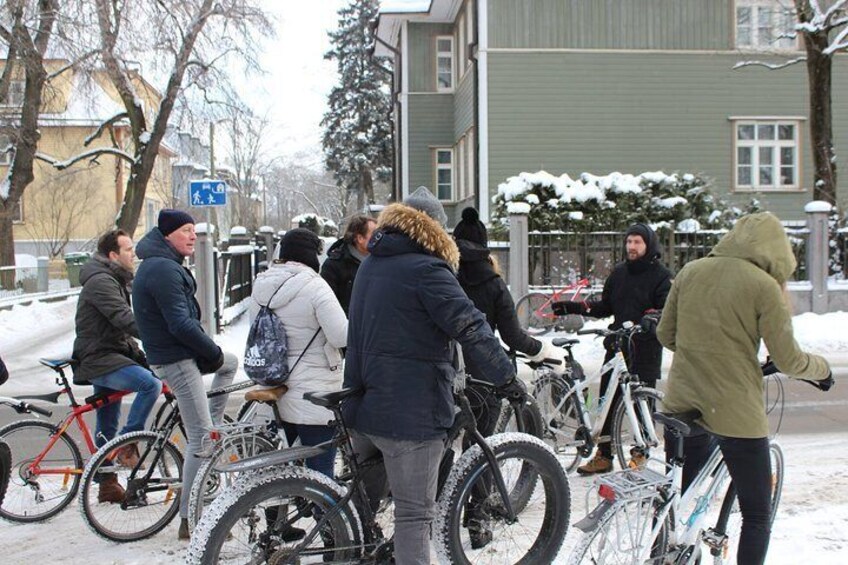 Tallinn Winter Bike Tour with Cafe Stop and Market Visit