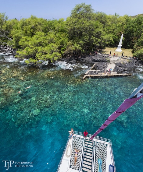 Kealakekua Bay & Captain Cook Monument Snorkel & Sail