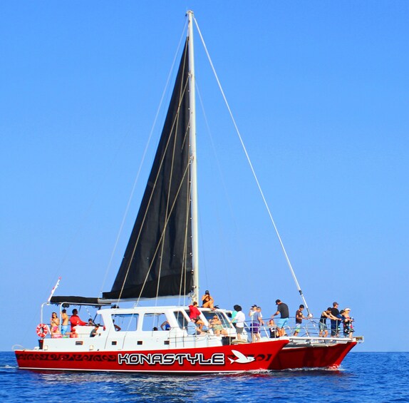 Kealakekua Bay & Captain Cook Monument Snorkel & Sail