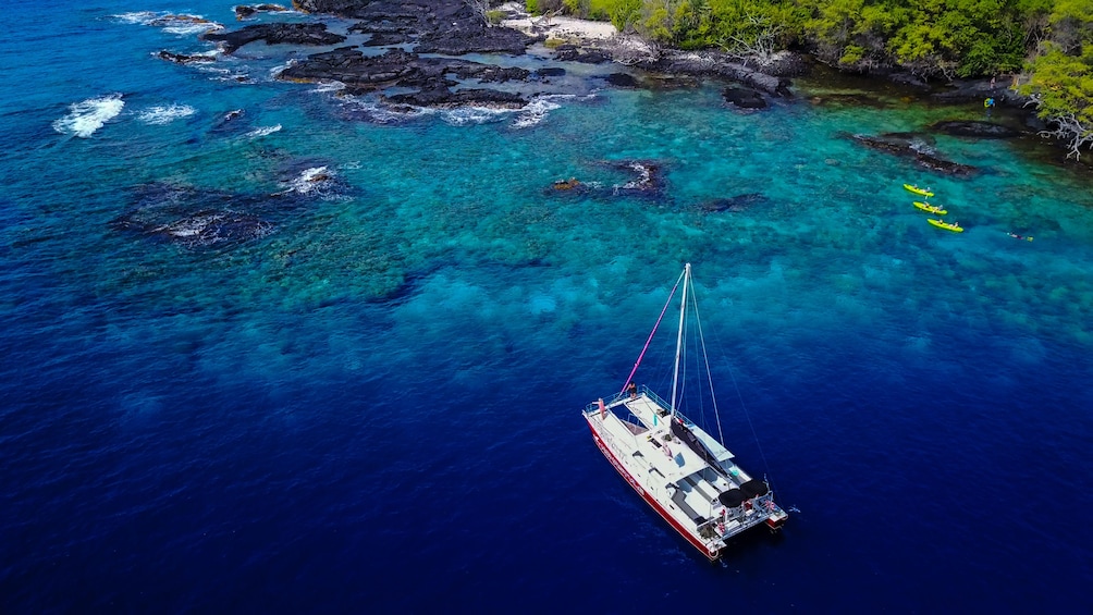 Kealakekua Bay & Captain Cook Monument Snorkel & Sail