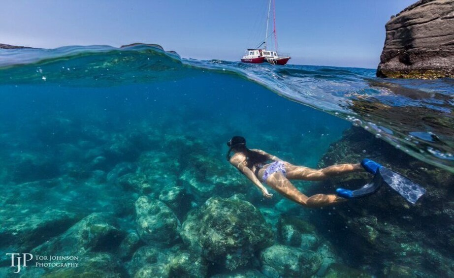 Kealakekua Bay & Captain Cook Monument Snorkel & Sail