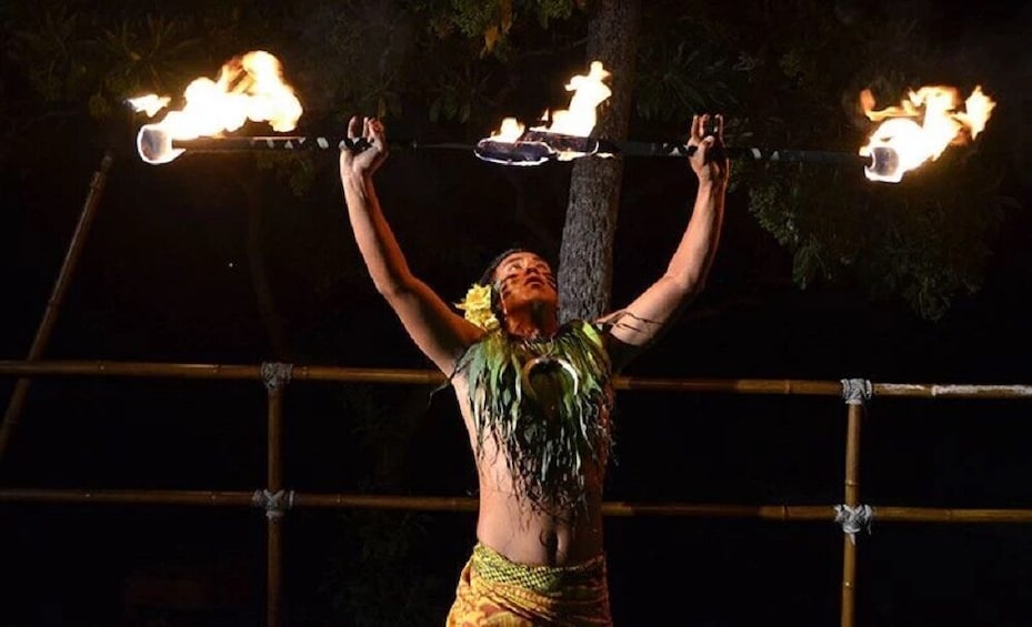 Voyagers of the Pacific Luau at the Royal Kona Resort