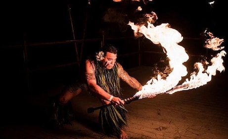 Viajeros del Pacífico Luau en el Royal Kona Resort