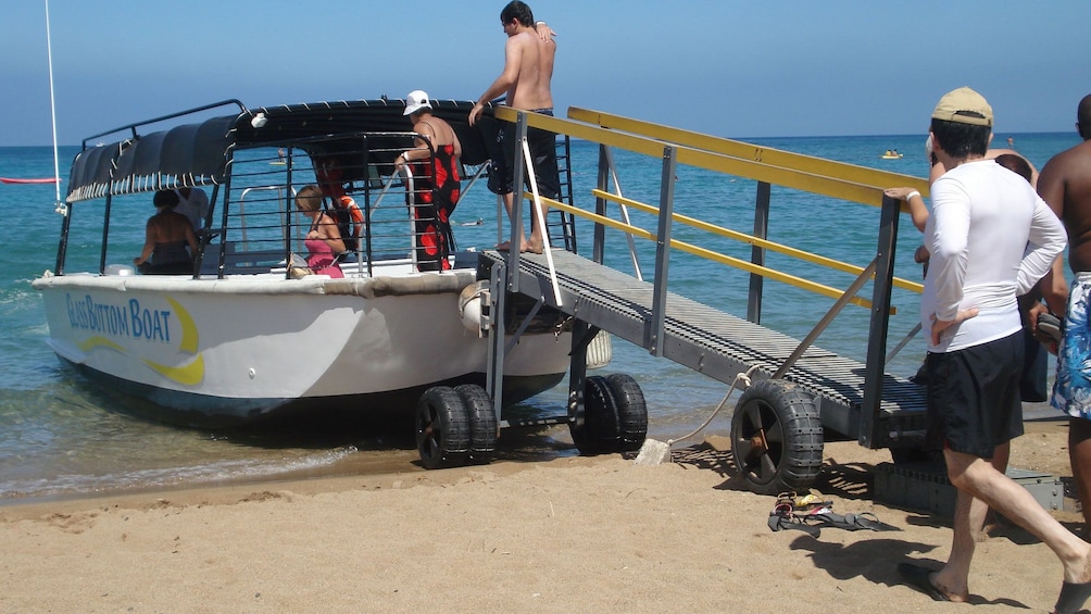 People boarding the glass bottom boat on the Big Island of Hawaii 