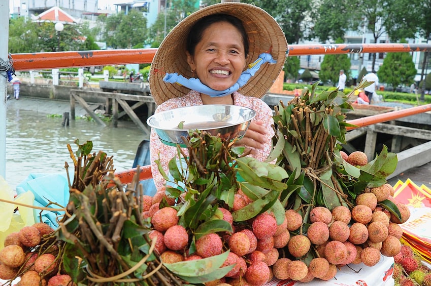 Mekong Delta Tour W/ Vinh Trang Pagoda & Row-Boat with Lunch