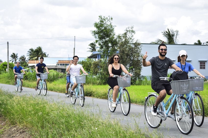 Mekong Delta Tour W/ Vinh Trang Pagoda & Row-Boat with Lunch