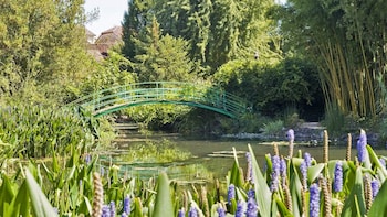 Monet’s Gardens, Home and Grave in Giverny : Half-Day trip