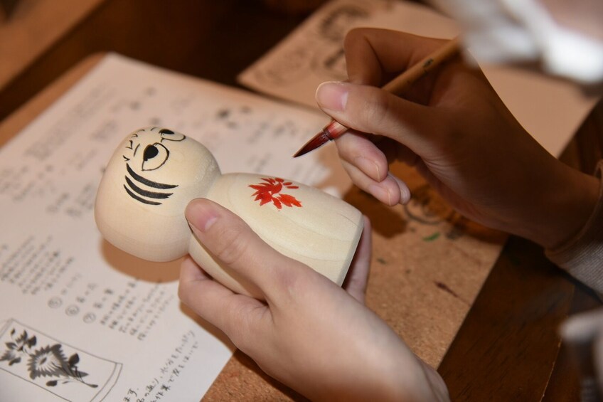 Kokeshi painting experience & finest Onsen & winery tour
