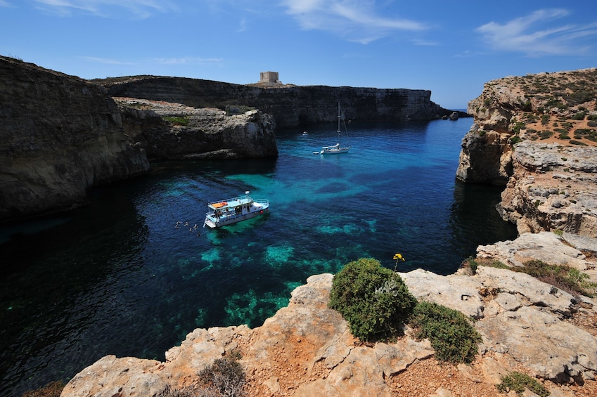 Comino - Hop on Hop off at Sea