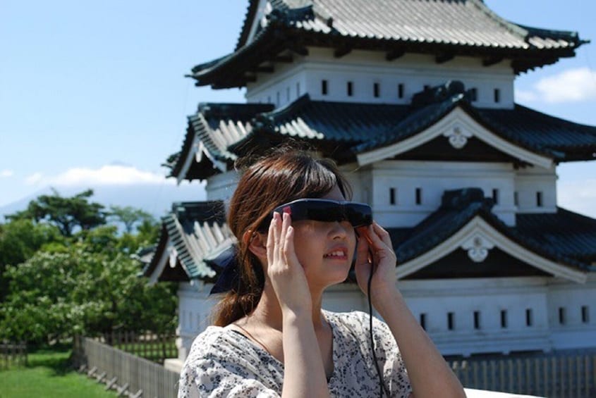 Hirosaki Park Smart Glasses Guided Tour (with lunch)