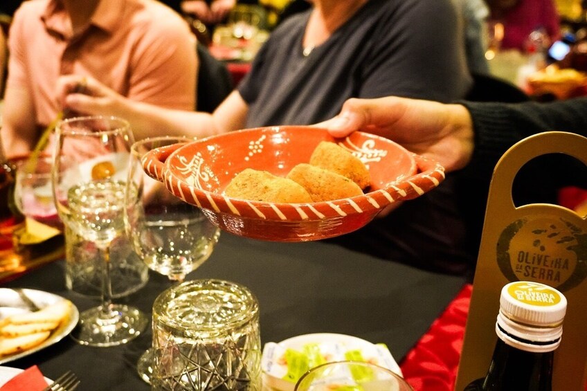 Lisbon Fado Musical Experience with Portuguese Appetizers