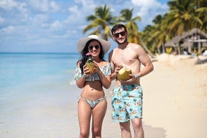 Ganztägige Tour zur Insel Saona Segeln mit Mittagessen und Getränken