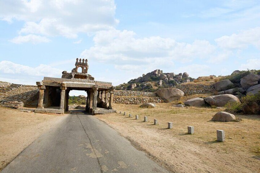Highlights of Hampi (Guided Halfday Sightseeing Tour by Car from Hosapete)
