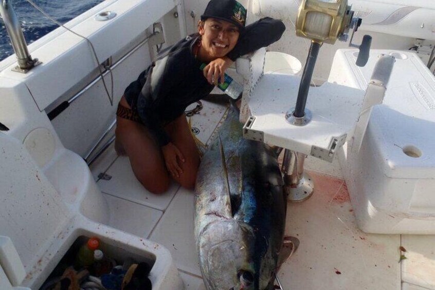Full-Day Private Deep Sea Fishing Adventure in Bora Bora