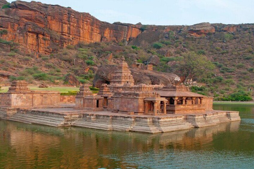 Badami Trails (Guided Day Trip to Badami Cave Temples from Hampi)