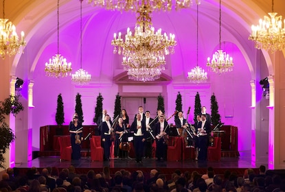 Schönbrunn Wien: Afterhours Schlossführung, Dinner & Konzert