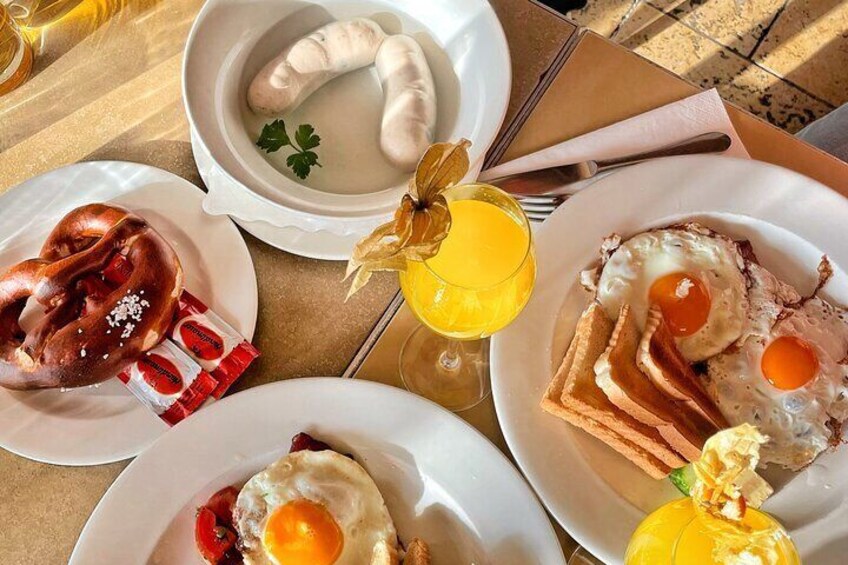 The Perfect Start: Munich City Guided Tour with Bavarian Breakfast
