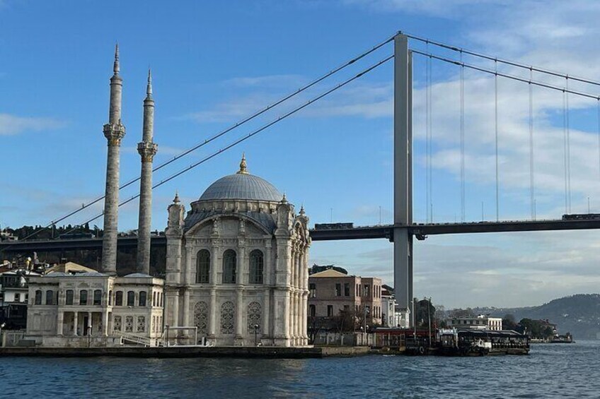 3 Hours Bosphorus Cruise with 1 Hour Stop in Asia Side