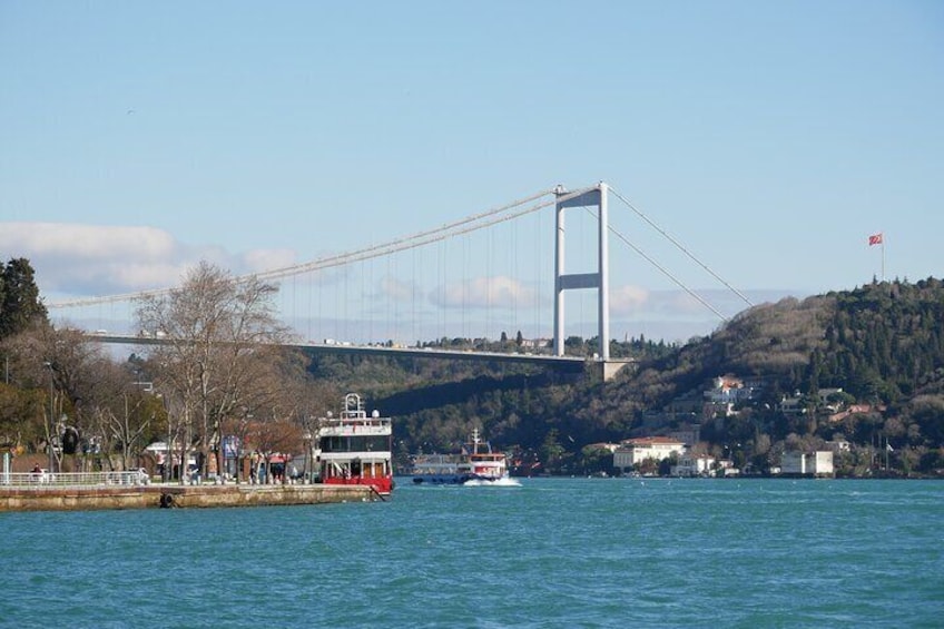 İstanbul 3 Hours Boat Cruise "Europe and Asia Together"