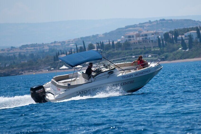 250hp Luxury self-drive speedboat