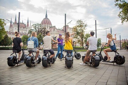 Guided Tours in Budapest on Luna e-Scooter