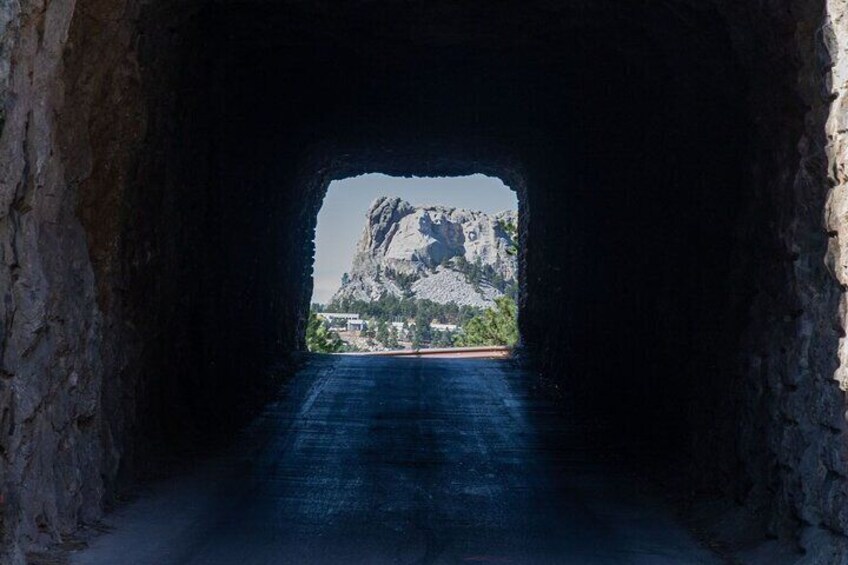 Mt Rushmore Lighting & Iron Mtn Tunnels At Night - NEW