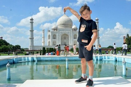 Sunrise Taj Mahal, Agra Fort & Baby Taj Tour from Jaipur by Car