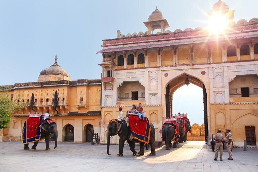 Jaipur City Tour from Agra by Express Train