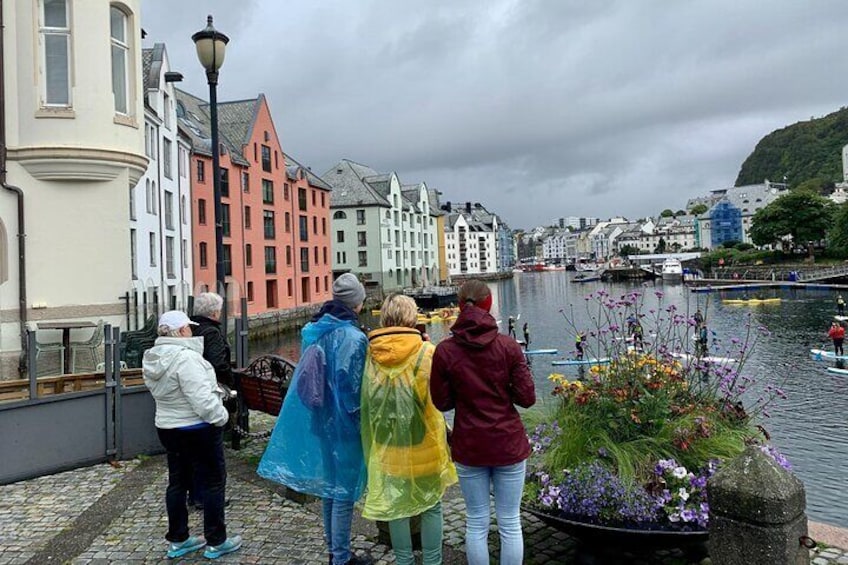 Appropriate clothing and footwear are essential for the walking tour.