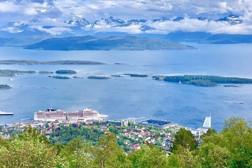 Panoramic view from Varden