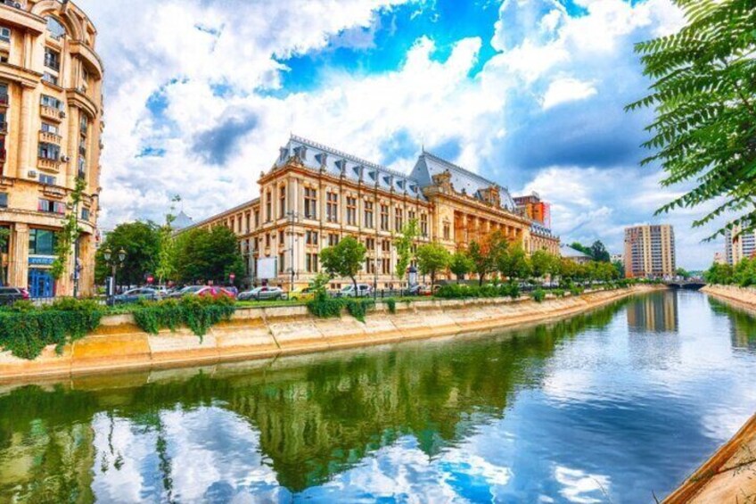 4h Bucharest Private Tour by Car and Walking tour in city center 