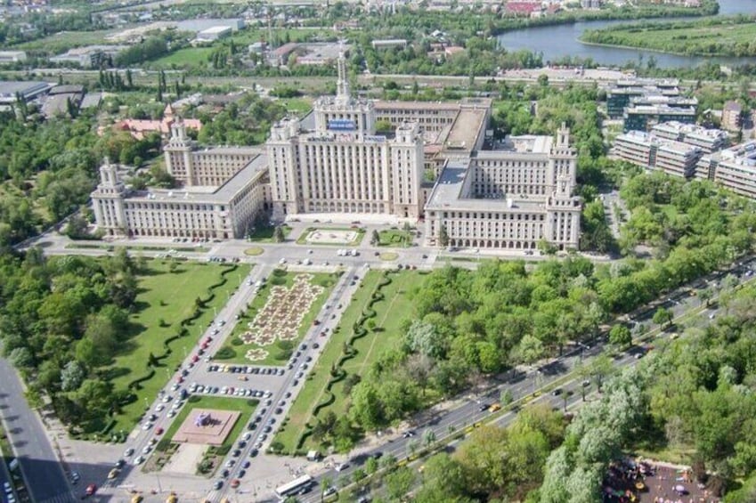 4h Bucharest Private Tour (2h by Car and 2h Walking in Old Town) 