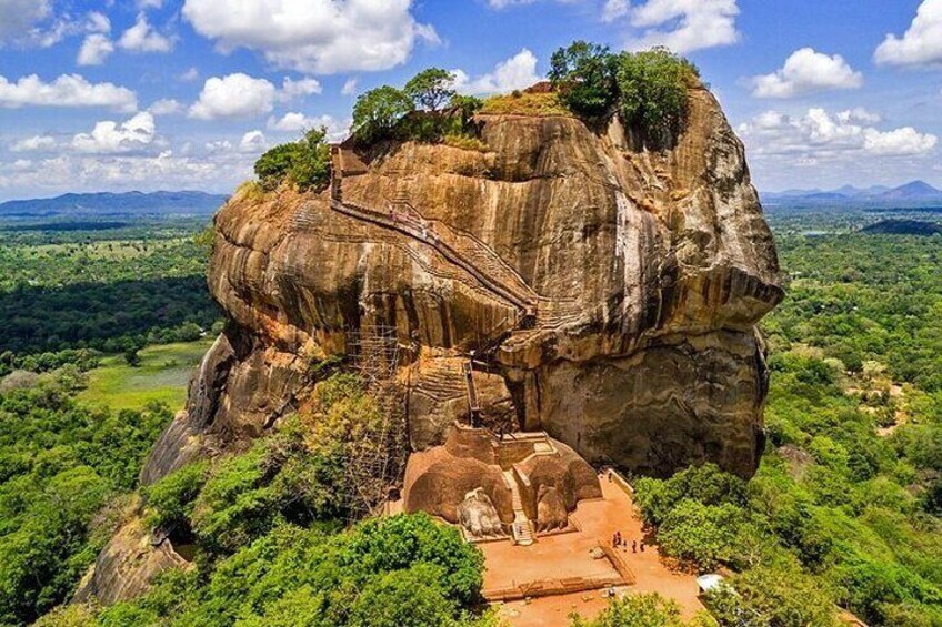 Sri Lanka Privet Tour/8 days with driver+vehicle+accommodation H/B basis